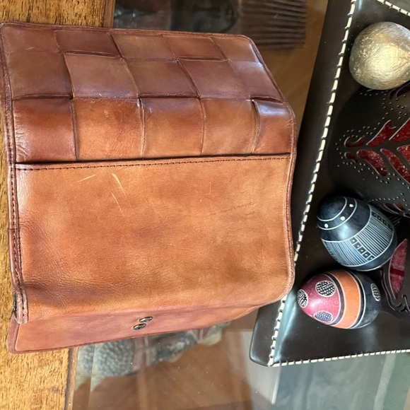 🔥SALE Patricia Nash Tan Woven Leather” Therresa" Clutch Wallet - RFID - Picture 2 of 9